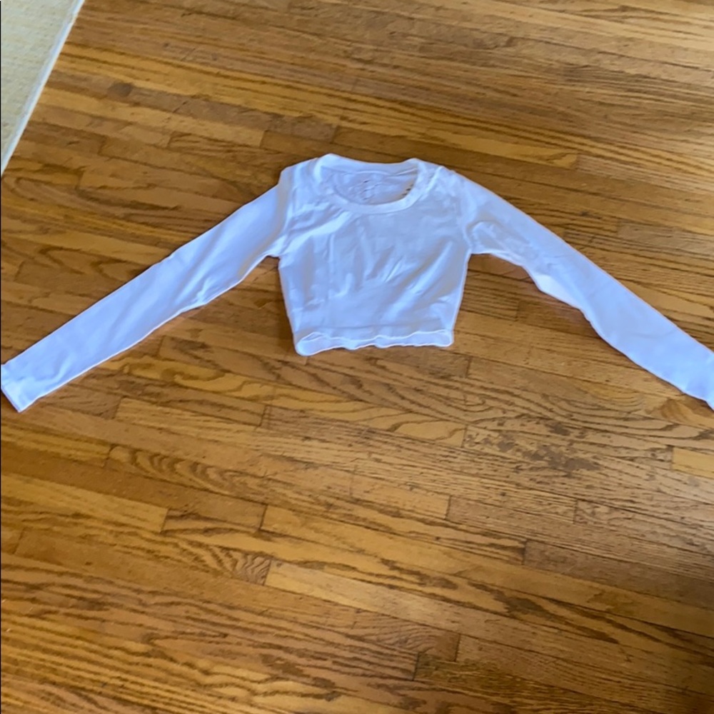 Cropped long-sleeve Alo exercise shirt